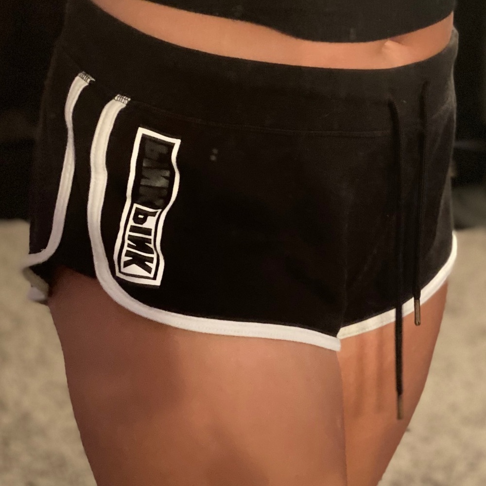 PINK shorts🦋